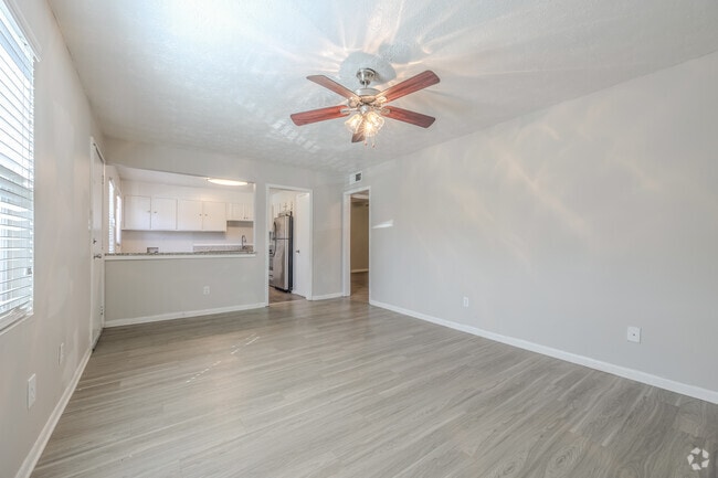 2BR, 1BA - 770SF - Living Room