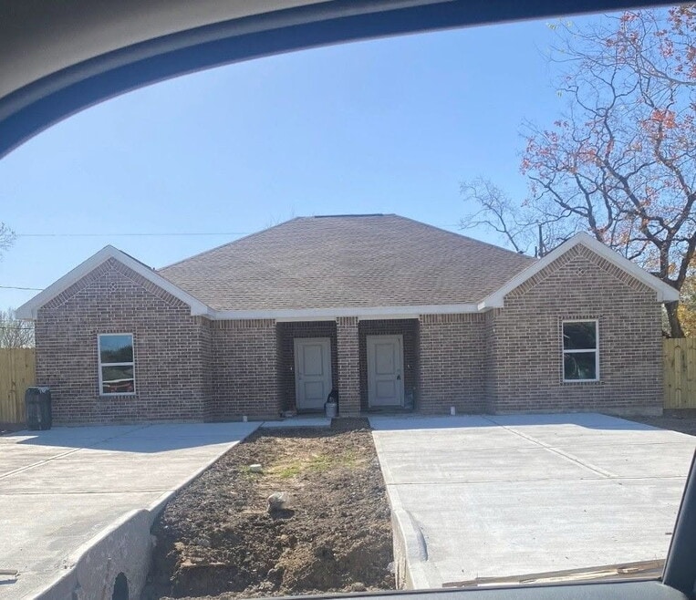 6116 Trescon Dr unit B, Houston, TX 77048 - photo 1