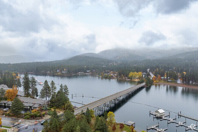 Post Falls City Center has quick access to several marinas nearby.