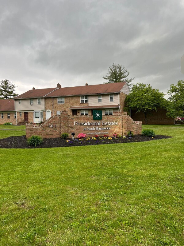 500 Adams Ln unit 10L, North Brunswick, NJ 08902 - photo 1