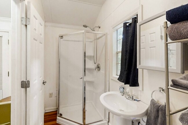 2306 Escambia Dr unit 2306 Escambia C, Tallahassee, FL 32304 - photo 6