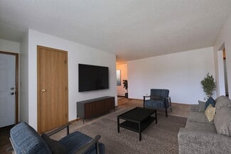 1207 1st St E, West Fargo, ND 58078