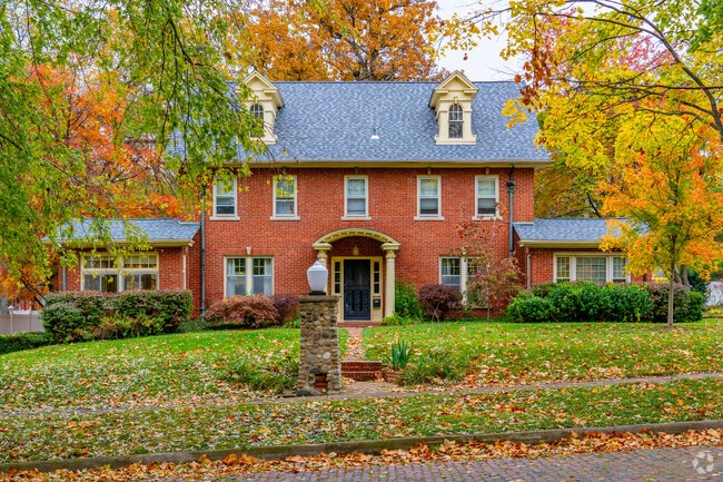 West End has many Colonial Homes, especially within the Historic District.