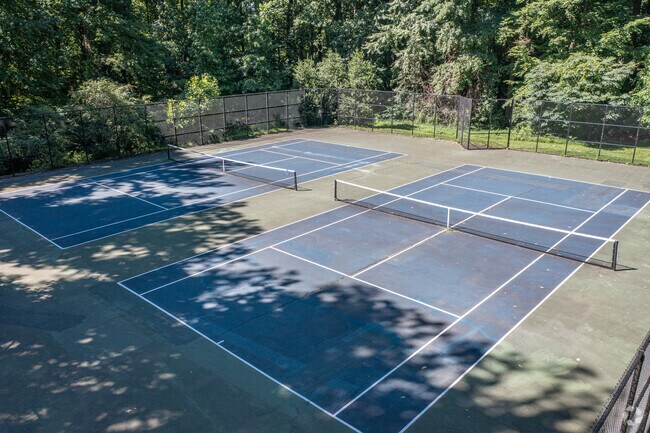 George Mason residents can use the tennis courts at Providence Park.