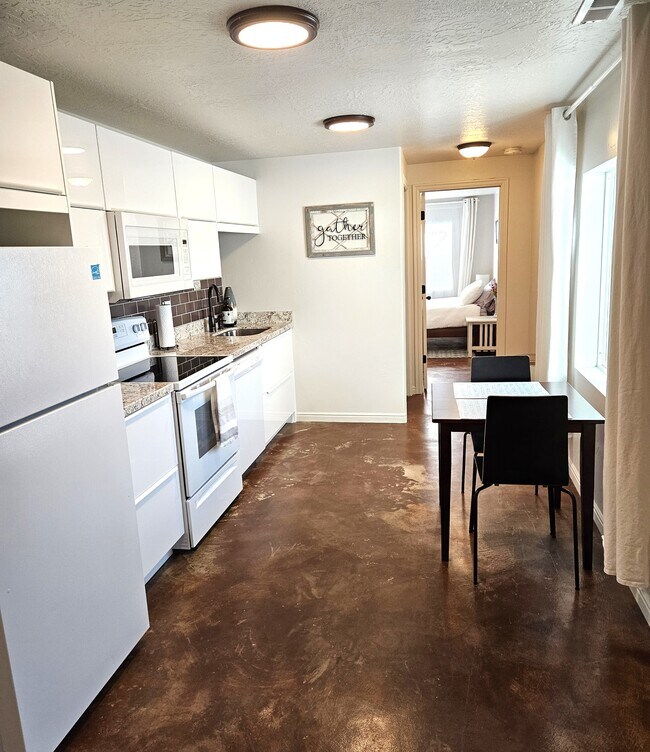 1368 S 1050 W unit 1 Bed 1 Bath Apartme, Payson, UT 84651 - photo 5