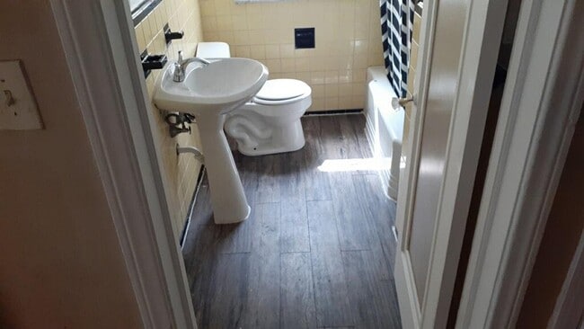 11917 Laing St, Detroit, MI 48224 - photo 4