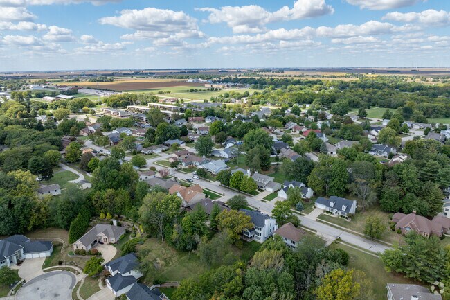Manicured streets and beautiful homes define Sims-Woodridge.