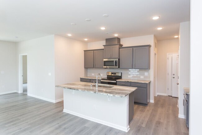 1310 Wykham Park Dr, Myrtle Beach, SC 29579 - photo 5