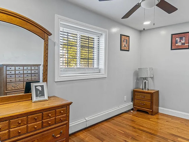 116-01-116221 221st St, Queens, NY 11411 - photo 5