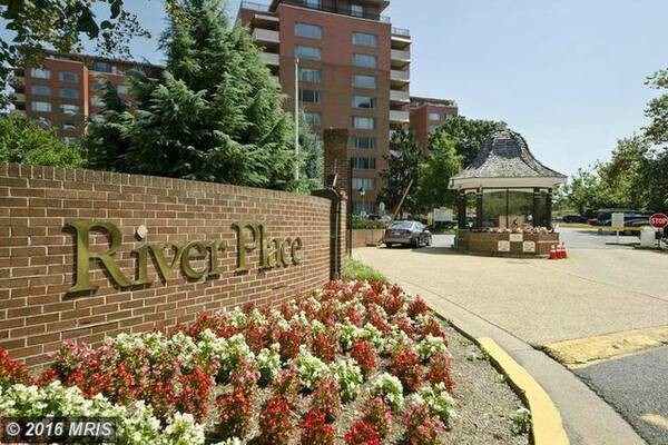 1121 Arlington Blvd unit 206, Arlington, VA 22209 - photo 2