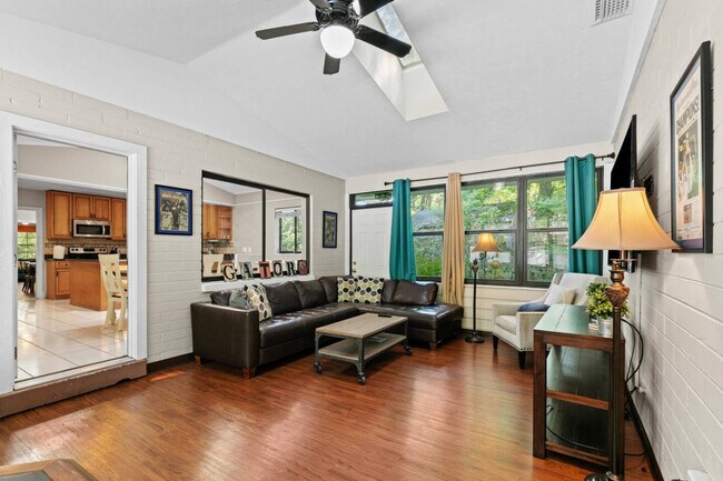 1929 NW 7th Ln unit ID1359134P, Gainesville, FL 32603 - photo 5