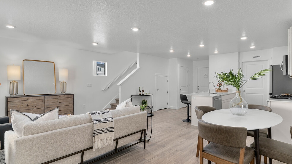 1257 N 325 E unit 174, Harrisville, UT 84404 - photo 1