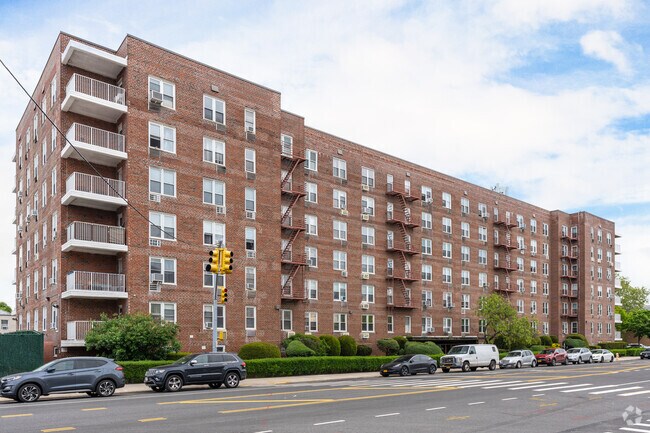 Expansive apartment buildings can be seen along the northern part of Gerritsen Beach.