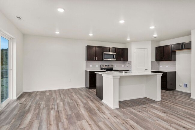 685 Salzer Creek Dr, Centralia, WA 98531 - photo 5