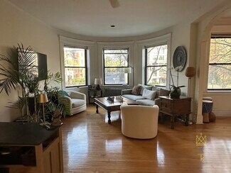 1100 Beacon St Unit 2D, Brookline, MA 02446