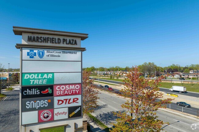 Marshfield Plaza is conveniently located near the I-57 expressway.