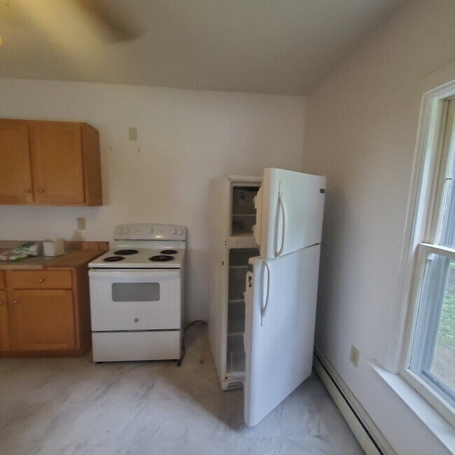 9 Mechanic St unit B, North Bennington, VT 05257 - photo 3