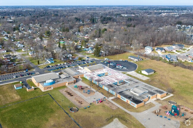 Tomek-Eastern Elementary School focuses on students from K-5.