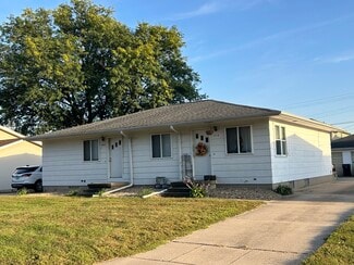 1518 Starview Dr, Cedar Falls, IA 50613
