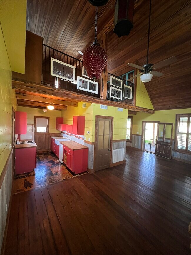 813 W Bluebonnet Dr, San Marcos, TX 78666 - photo 5