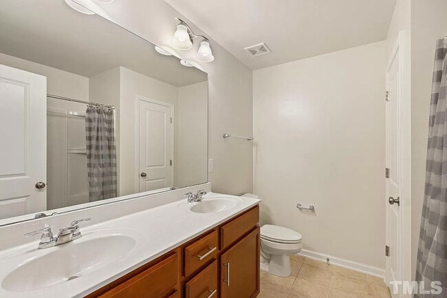 815 Bristol Bridge Dr, Cary, NC 27519 - photo 6