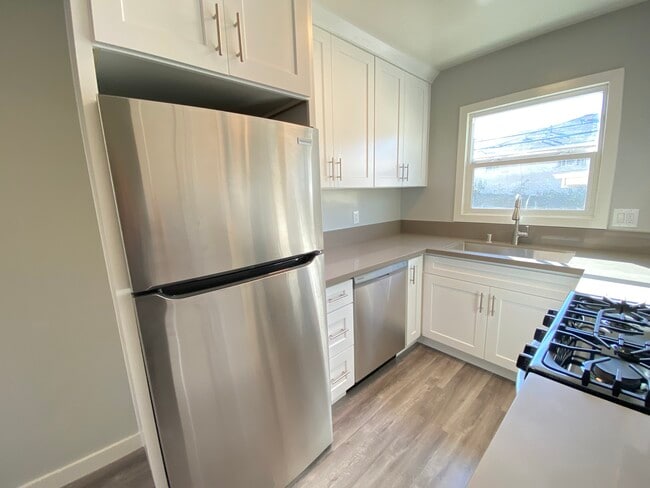 Palms Apartments, Los Angeles, CA 90034 - photo 2