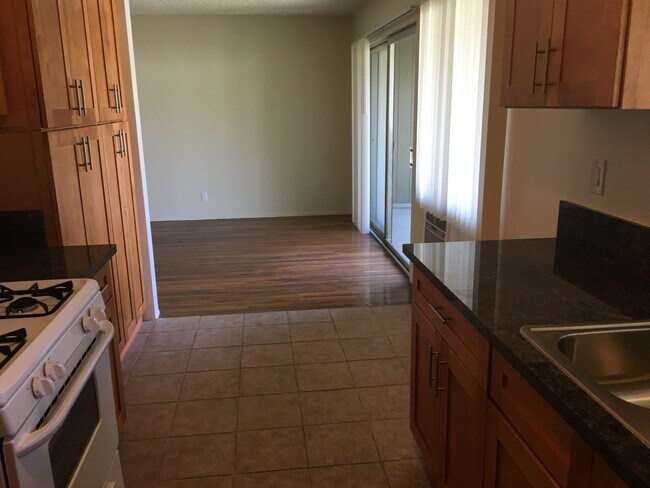 10424-10425 Parr Ave unit 10425 D, Los Angeles, CA 91040 - photo 6