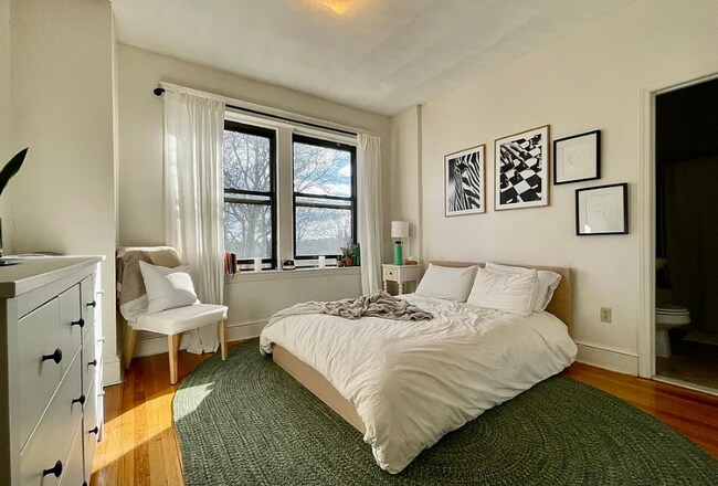 37 Egremont Rd unit 3, Brighton, MA 02135 - photo 2