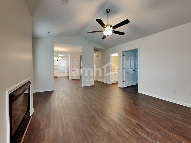 5715 Regent Village Dr, Winston-Salem, NC 27103 - photo 3