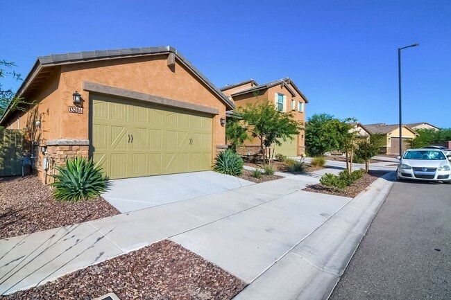 13286 N 144th Dr, Surprise, AZ 85379 - photo 3