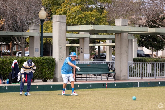 Beverly Hills Roxbury Park features a bowling green.