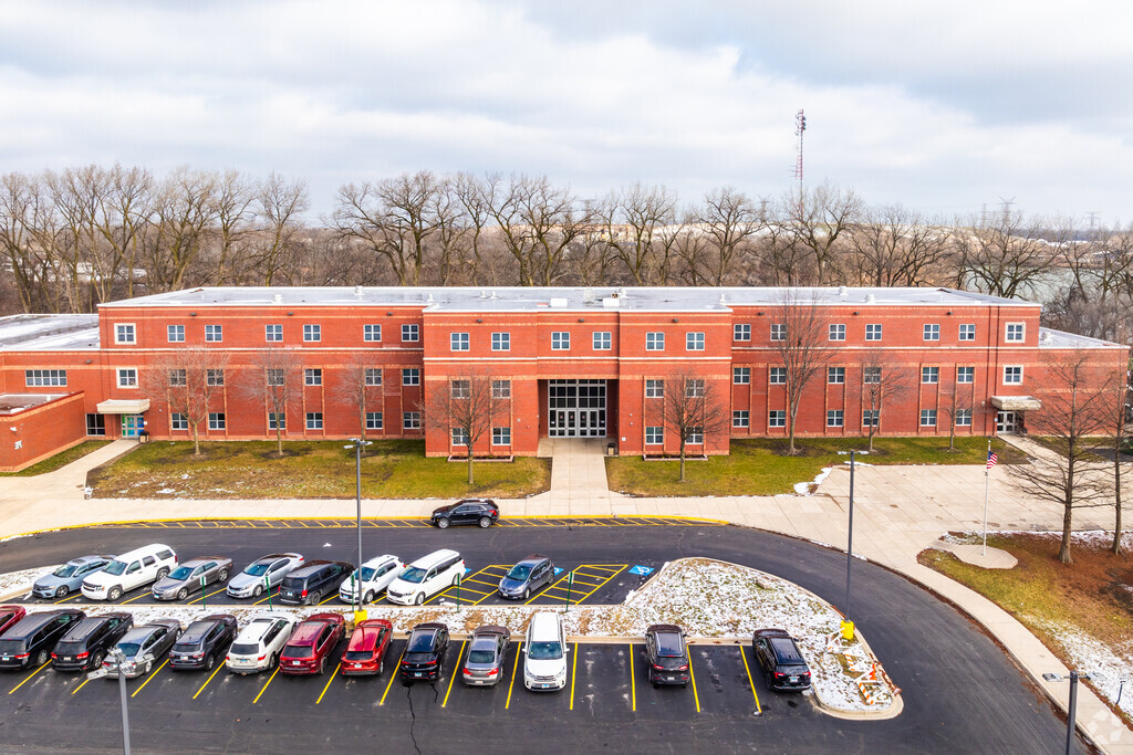 Lincoln Elementary School provides education in the neighborhood of 
Dolton