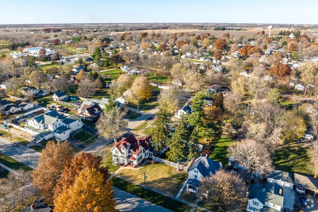 Geneseo is a small city and thriving community with a rich history.