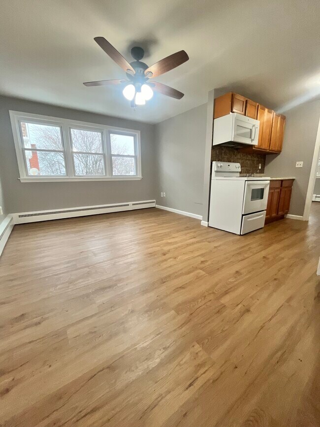 4 Nesbit Ave unit B3, West Hartford, CT 06119 - photo 7