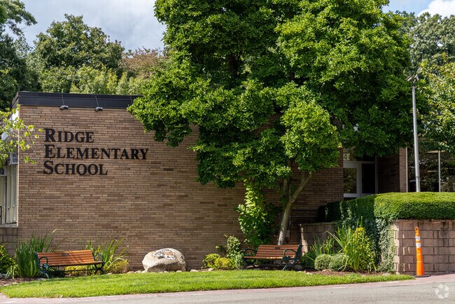 78% of students are at least proficient in math at Ridge Elementary School.