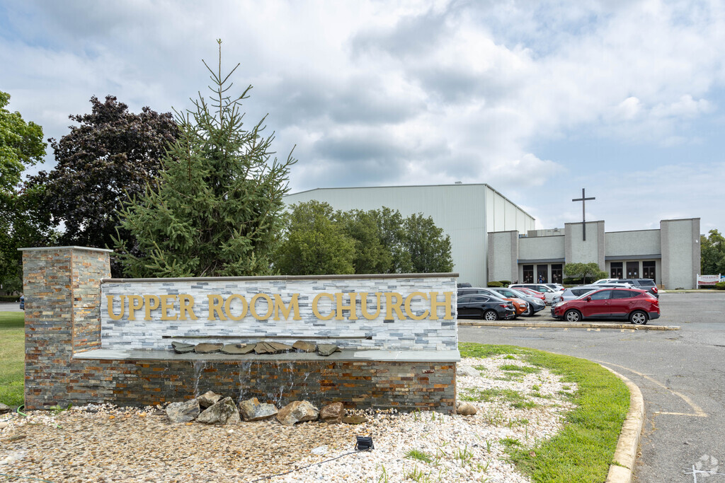 The Upper Room Christian School in Dix Hills, NY serves students in grades K-12.