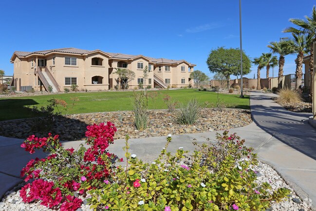 Miraflores Apartments, El Centro, CA 92243 - photo 6