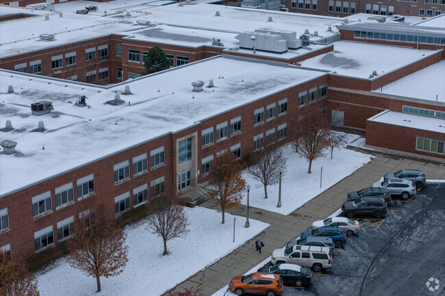 Akron Elementary School has a student teacher ratio of 13 to 1.