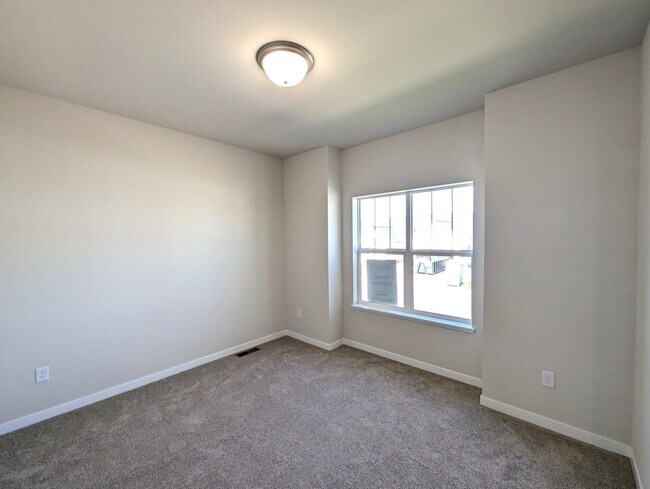 6631 Junco Dr, Middleton, WI 53562 - photo 5