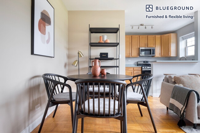 2752 Hampton Pkwy unit FL1-ID951, Evanston, IL 60201 - photo 5