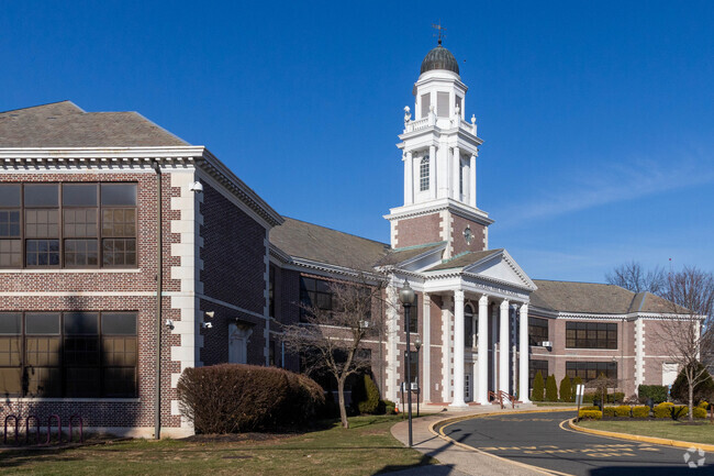 The Highland Park school district is rated 67 out of 245 in the state of New Jersey.