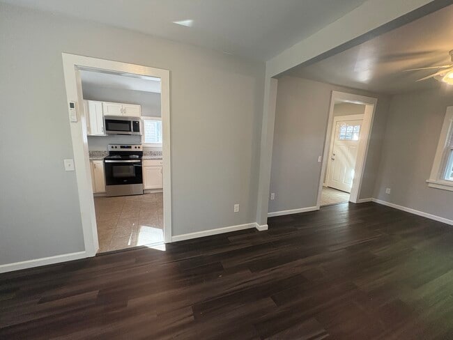 38 Lisbon St, Rochester, NY 14606 - photo 5