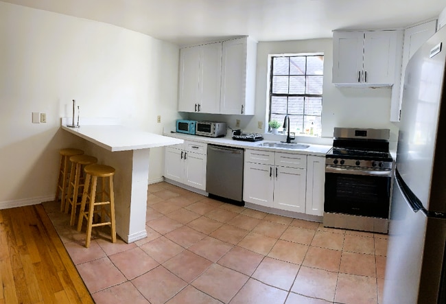 7100 Zimpel St unit C, New Orleans, LA 70118 - photo 2