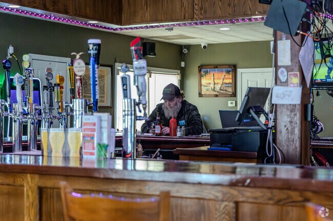 Riverside Bar & Grill offers good food and service in Haddam, CT.