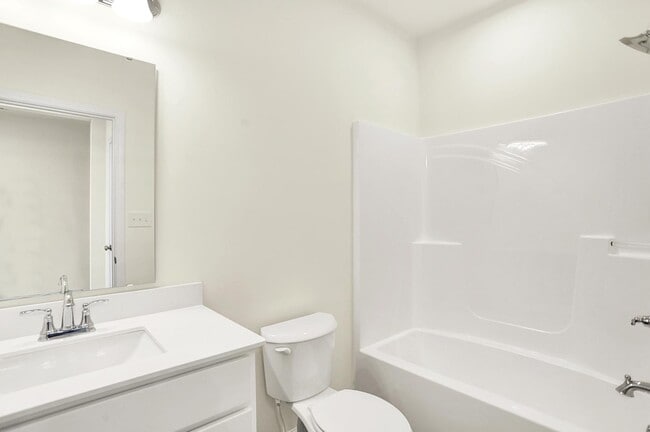 2041 Frost Line Ln, Greenfield, IN 46140 - photo 3