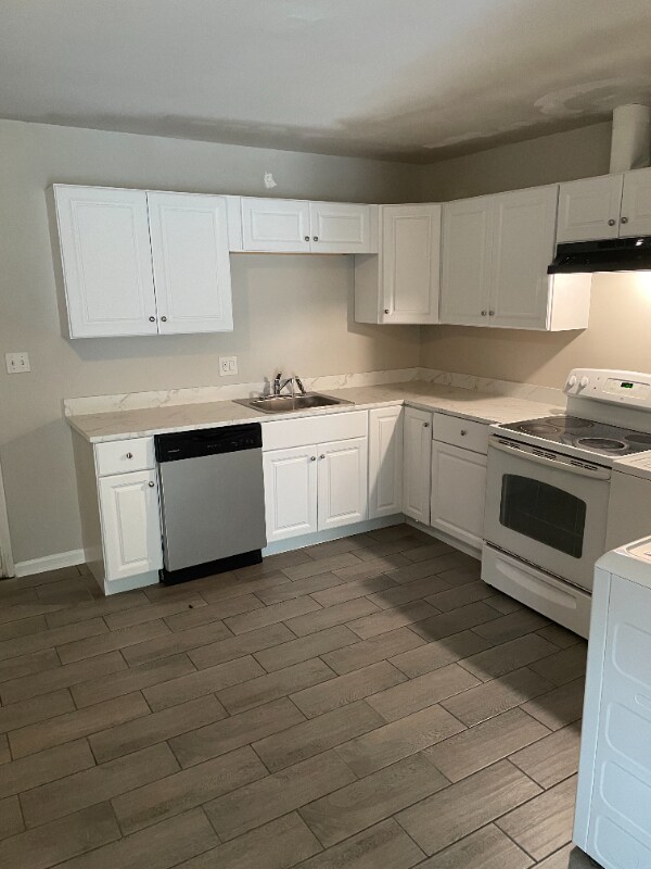 63 Pine St NE, Fairburn, GA 30213