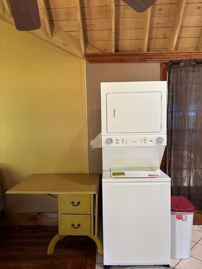 826 Jones Mill Rd unit Blue Cottage studio, Central, SC 29630 - photo 5