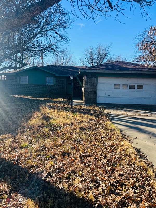 3320 Arlington Dr, Amarillo, TX 79106 - photo 1