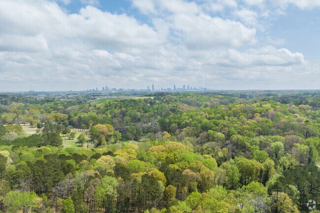 The Lincoln neighborhood is located northwest of Downtown Atlanta.