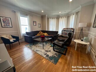 8 White Ave, Chestnut Hill, MA 02467
